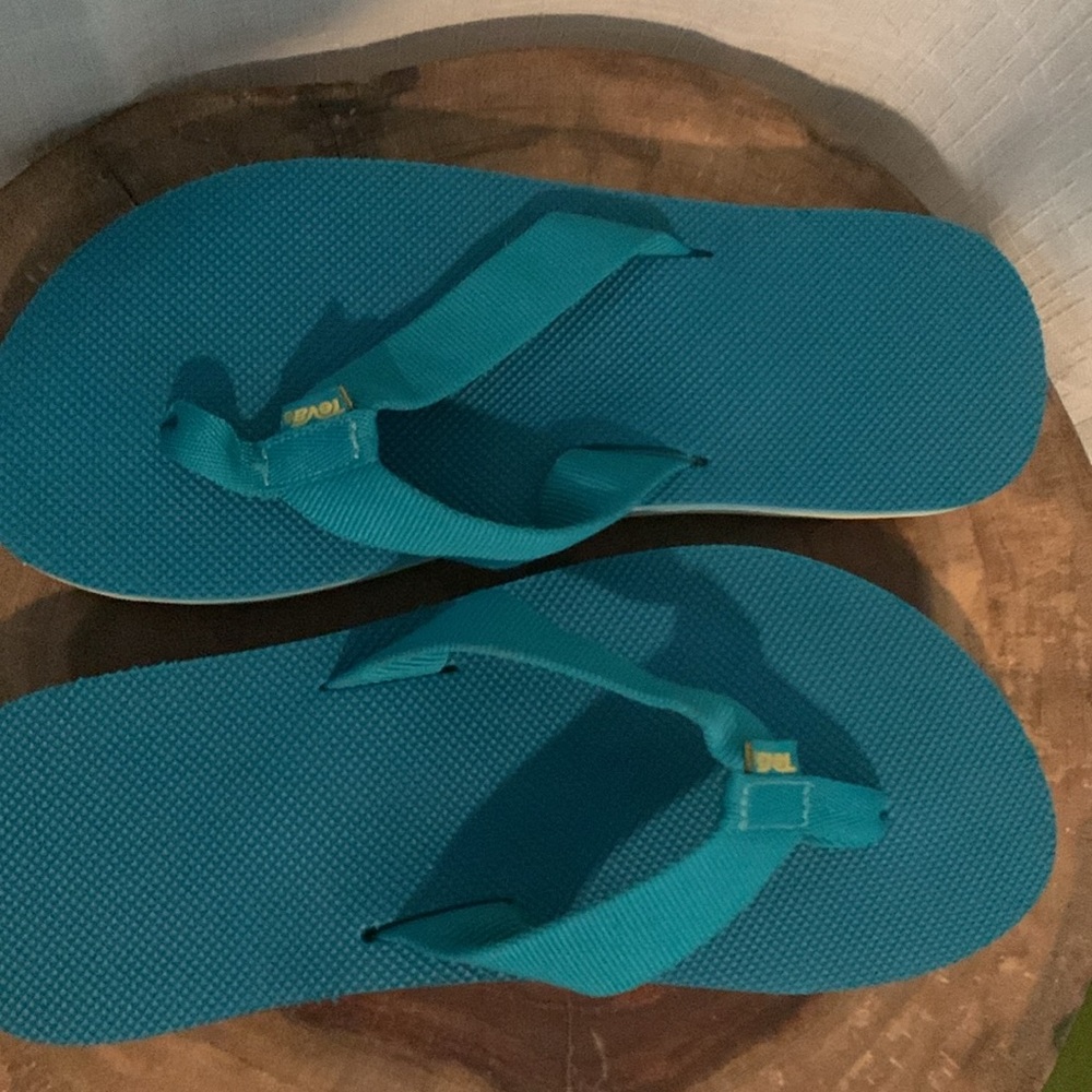 Teva Teal Blue Flip Flops w/yellow sole sz 8 - Picture 7 of 8